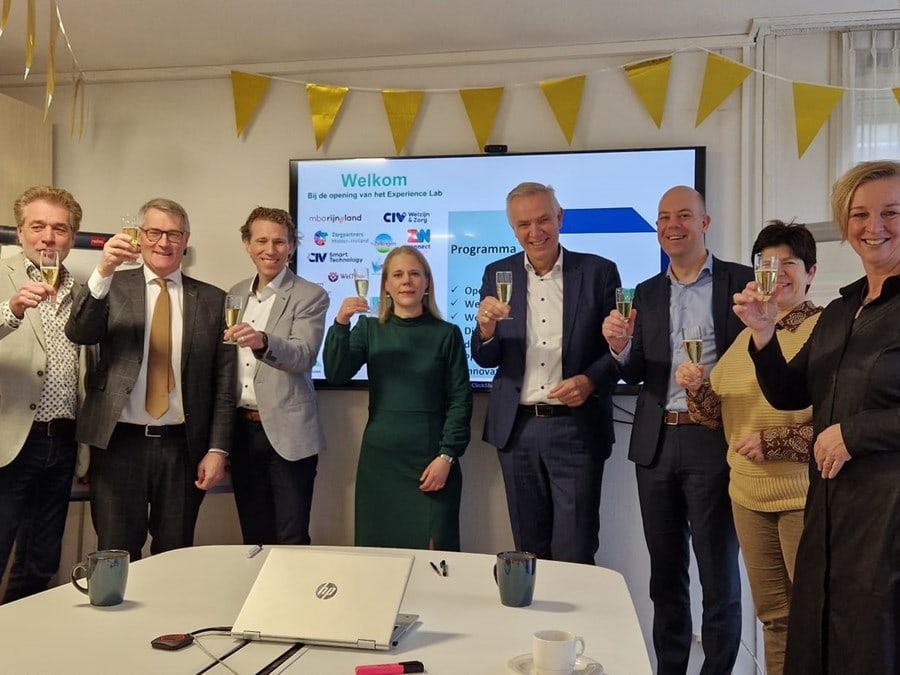 Feestelijke opening experience lab, proosten!