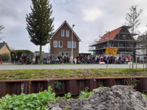 De bewoners van WelThuis De Zevenster kijken naar start bouw moment